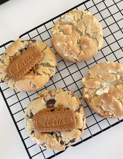 Stuffed cookies for dessert tables and party boxes