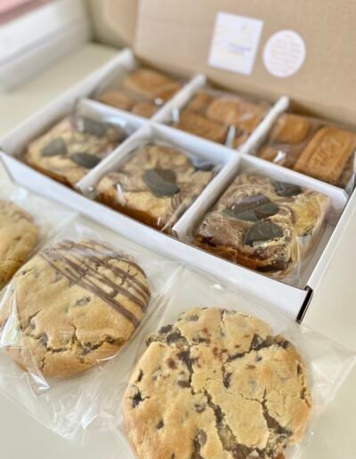 Freshly baked cookies with crisp edges and soft centres