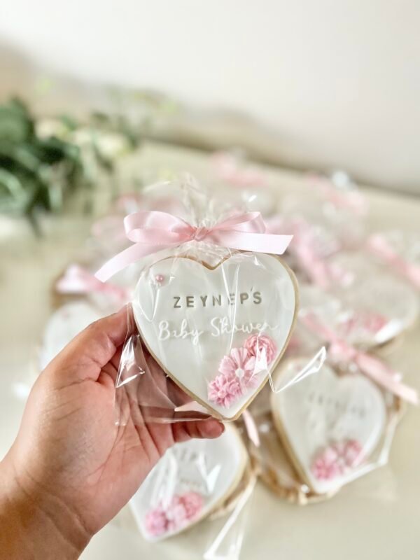 Bespoke baby shower biscuit favours - Image 5