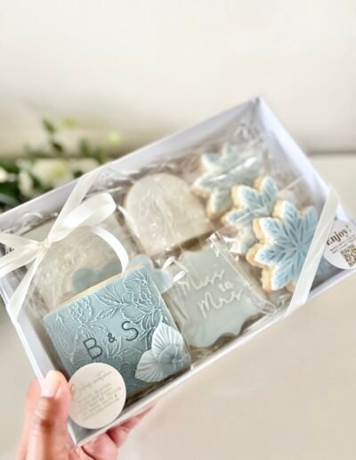 Personalised wedding cookie box